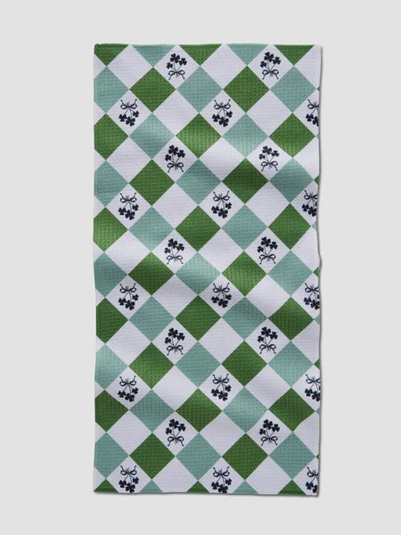 Geometry Diamond Shamrock Bow Bar Towel