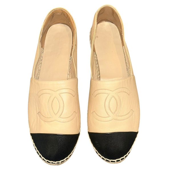 *CHANEL Lambskin Leather Embroidered CC Logo Contrast Cap Toe Espadrille Flats, Size 38