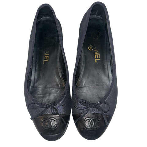 *CHANEL Leather & Suede Interlocking CC Logo Cap Toe Bow Trim Ballet Flats, Size 36.5