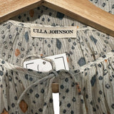 *Ulla Johnson Leya Geometric Print Short Puff Sleeve Tie Split Neck Ruffle Trim Blouse Top, Size XS